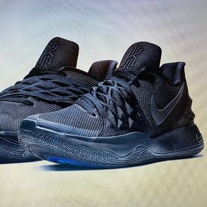 Nike Kyrie Low 1 (Like New - Barely used)